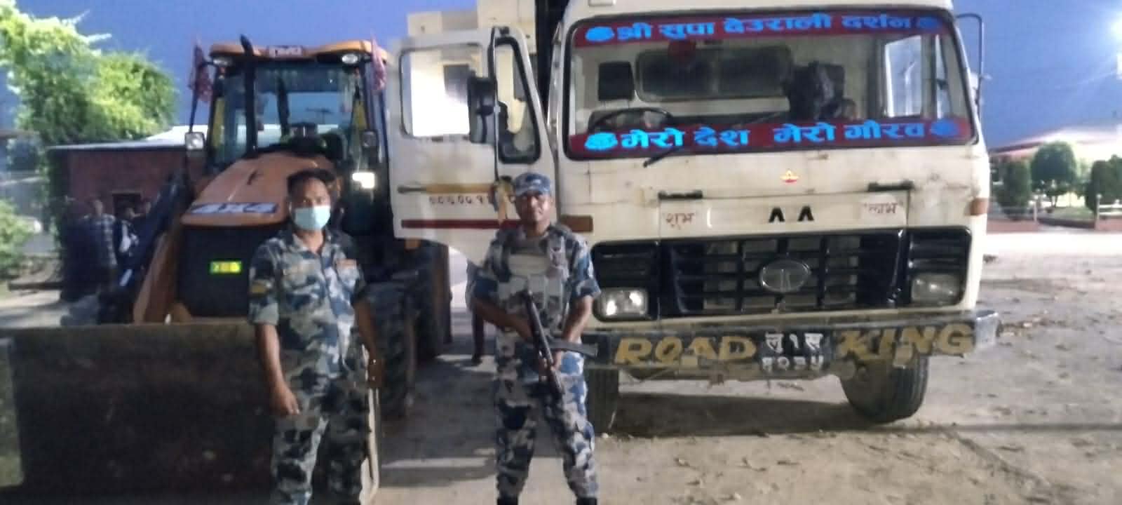 अगिया खोलामा अवैध उत्खनन, जेसीबी र टिप्पर नियन्त्रणमा